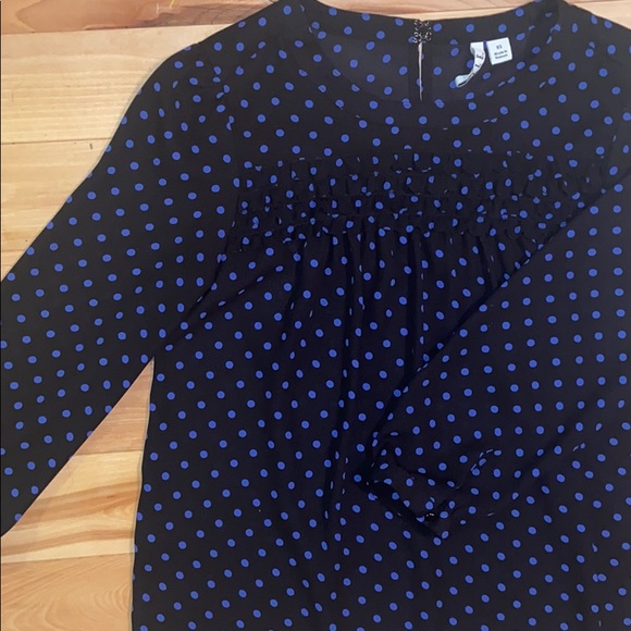 Polka dot blouse with 3/4 length sleeve & ruffle - Picture 2 of 6